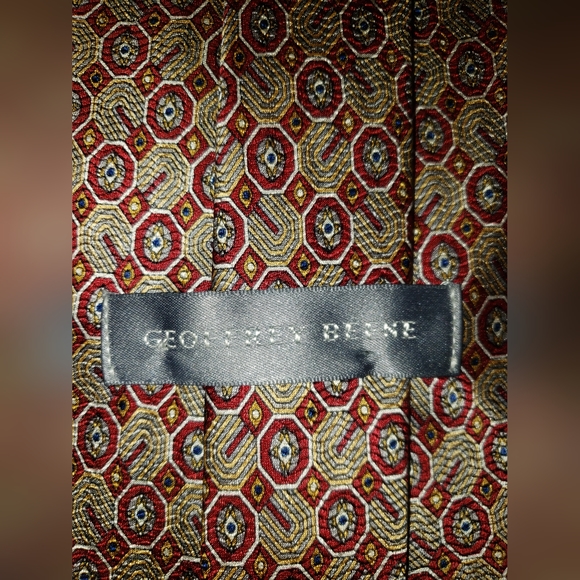 Geoffrey Beene Necktie - Picture 3 of 10